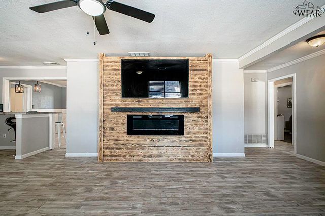 1015 W BEVERLY LOOP, Burkburnett, TX 76354