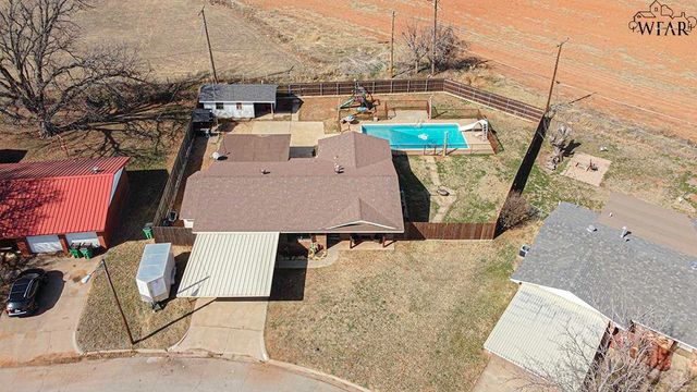 1015 W BEVERLY LOOP, Burkburnett, TX 76354