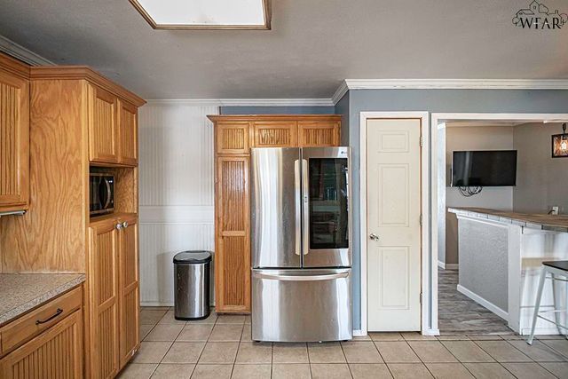 1015 W BEVERLY LOOP, Burkburnett, TX 76354