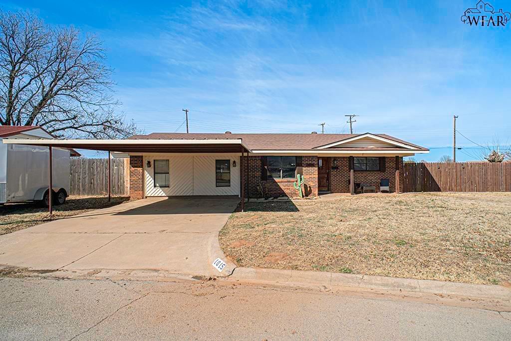1015 W BEVERLY LOOP, Burkburnett, TX 76354