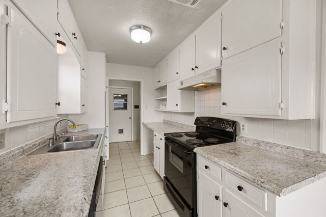 1720 Winchester Way, Bedford, TX 76022