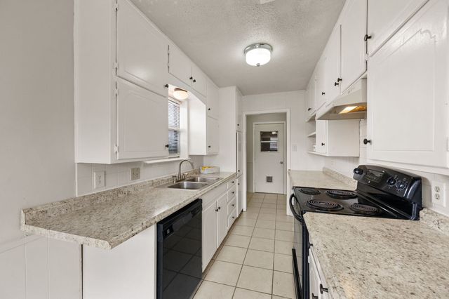 1720 Winchester Way, Bedford, TX 76022