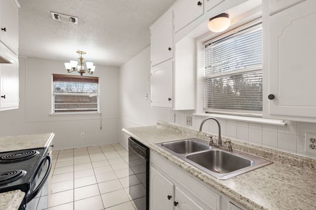 1720 Winchester Way, Bedford, TX 76022