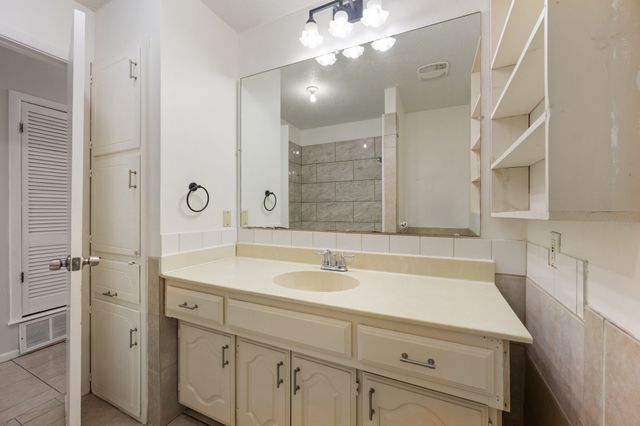 1720 Winchester Way, Bedford, TX 76022