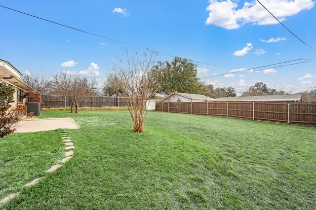 1720 Winchester Way, Bedford, TX 76022