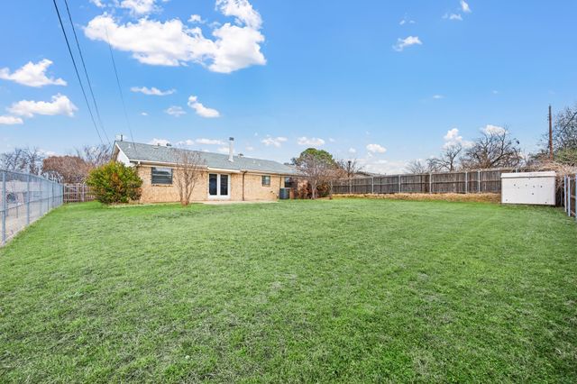 1720 Winchester Way, Bedford, TX 76022