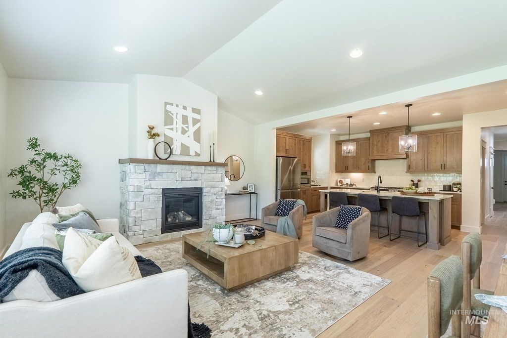 1377 W Eiger Dr, Nampa, ID 83686