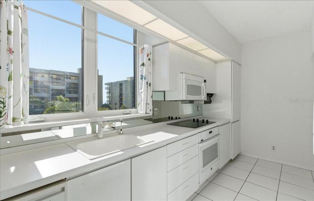 1065 GULF OF MEXICO DRIVE 305, Longboat Key, FL 34228