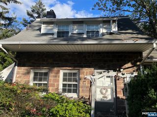 867 River Road, Teaneck, NJ 07666
