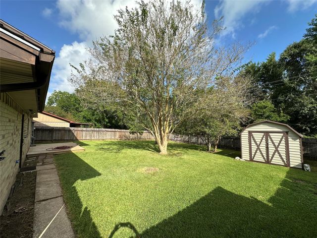 417 Brookdale Drive, League City, TX 77573