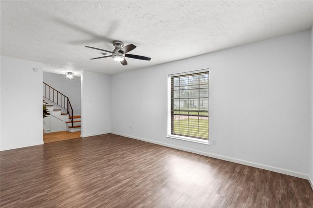 417 Brookdale Drive, League City, TX 77573