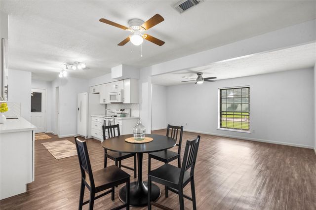 417 Brookdale Drive, League City, TX 77573