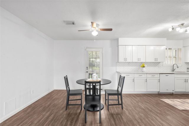 417 Brookdale Drive, League City, TX 77573