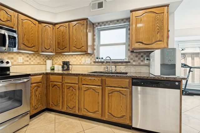 500 Saddle Rock Court, Irving, TX 75063