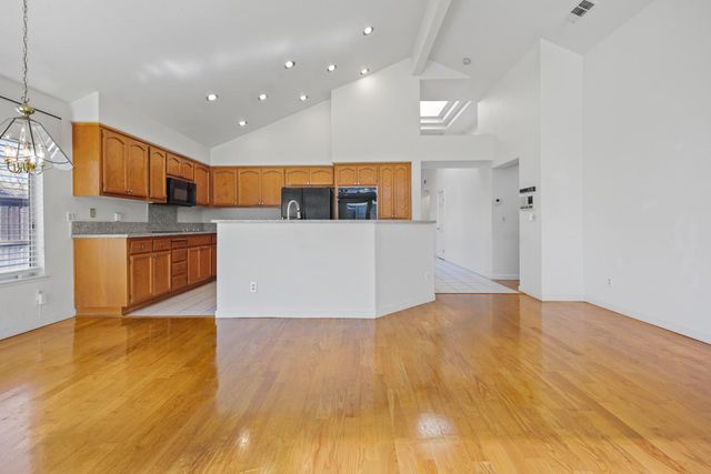 1598 Kimiyo St, Stockton, CA 95206