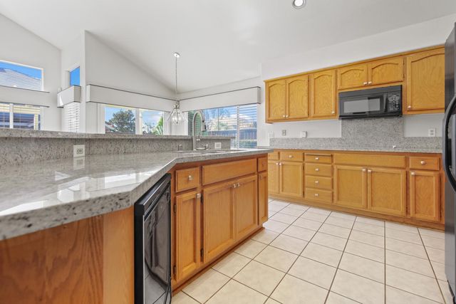 1598 Kimiyo St, Stockton, CA 95206