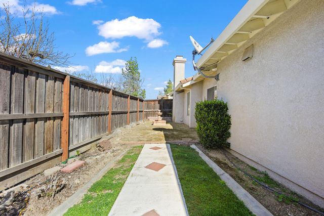 1598 Kimiyo St, Stockton, CA 95206