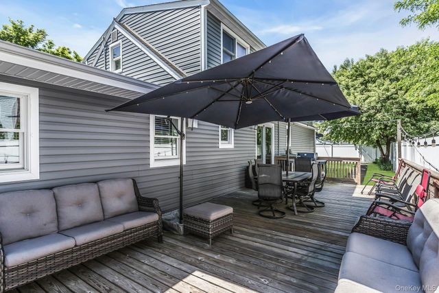 2 Vermont Street, Lindenhurst, NY 11757