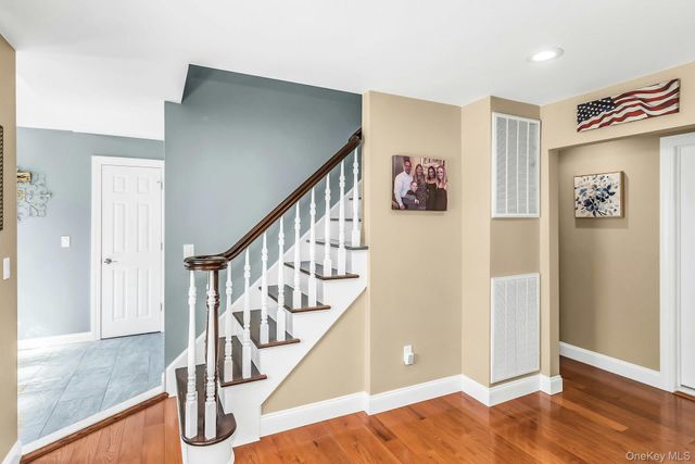 2 Vermont Street, Lindenhurst, NY 11757