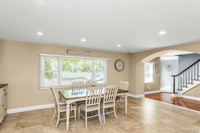 2 Vermont Street, Lindenhurst, NY 11757