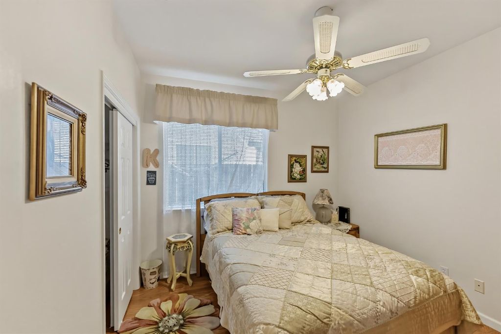 Image 12 of property listing at 8613 N Whitney Avenue, Fresno, CA 93720