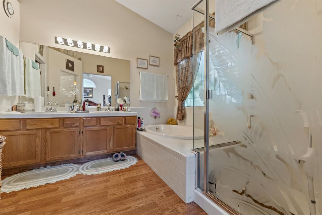 Image 18 of property listing at 8613 N Whitney Avenue, Fresno, CA 93720