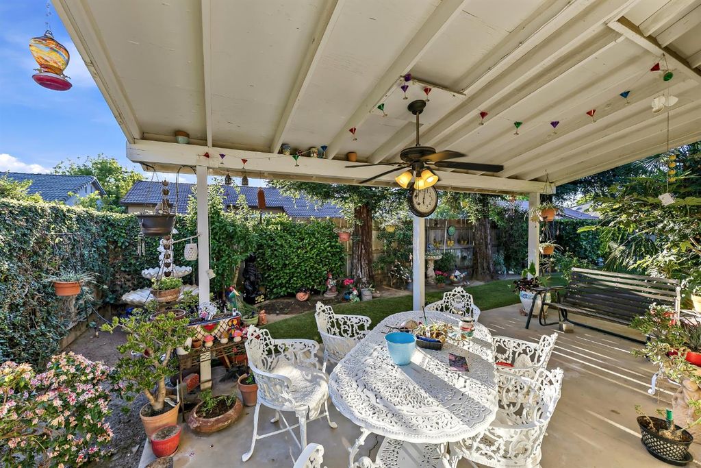 Image 19 of property listing at 8613 N Whitney Avenue, Fresno, CA 93720