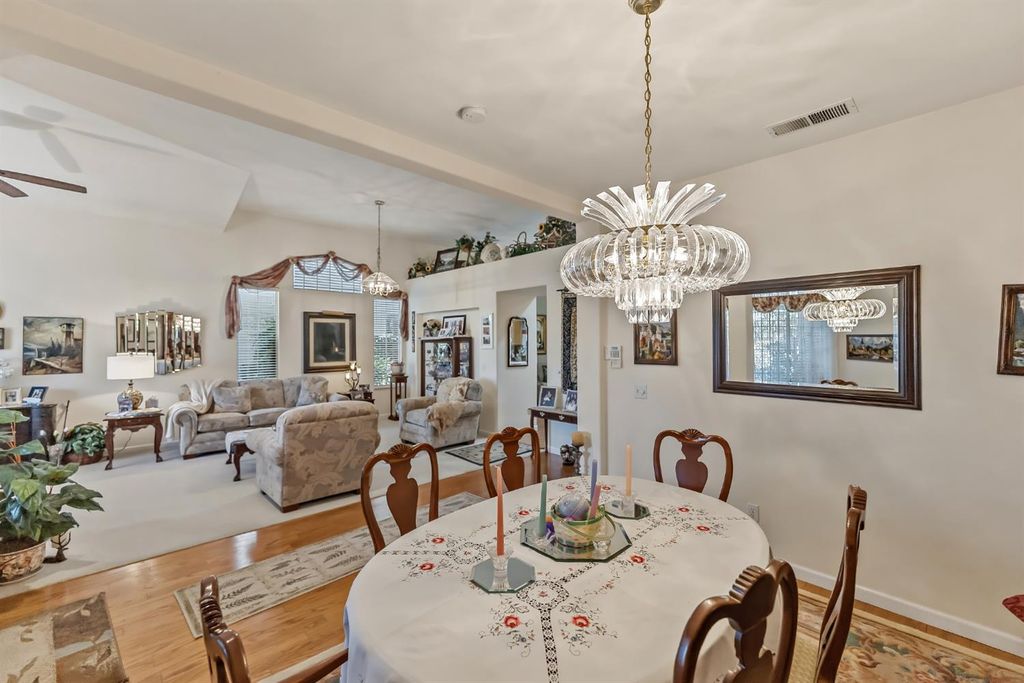 Image 6 of property listing at 8613 N Whitney Avenue, Fresno, CA 93720