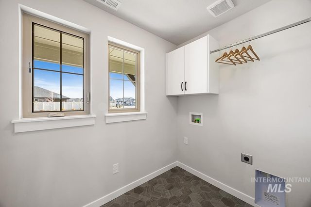 3515 E Cedarhurst Drive, Meridian, ID 83642