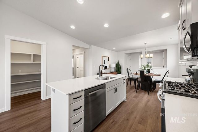 3515 E Cedarhurst Drive, Meridian, ID 83642