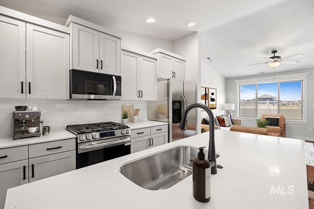 3515 E Cedarhurst Drive, Meridian, ID 83642