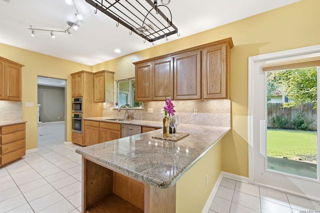 118 OAK HAVEN LN, Boerne, TX 78006