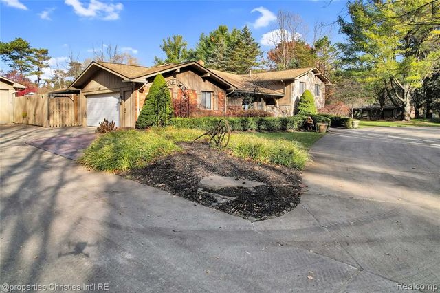 1475 Ring O Kerry, Milford, MI 48381