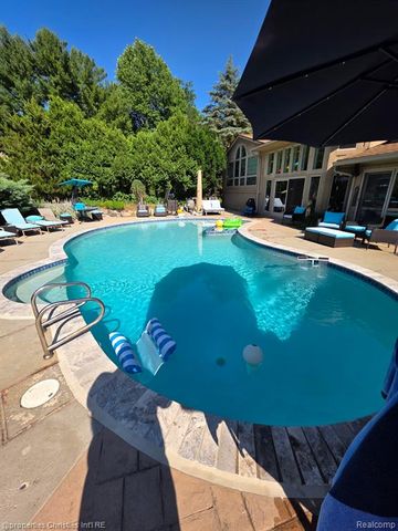 1475 Ring O Kerry, Milford, MI 48381