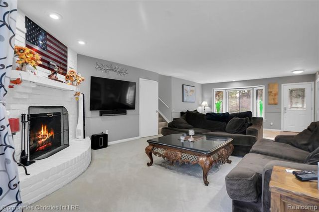 1475 Ring O Kerry, Milford, MI 48381