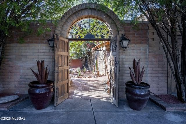 3 Libres Corte, Tubac, AZ 85646