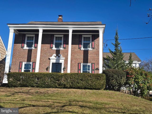 10 MORNINGSIDE DR, Trenton, NJ 08618