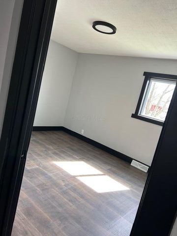 2366 E Howard Road, Obetz, OH 43207