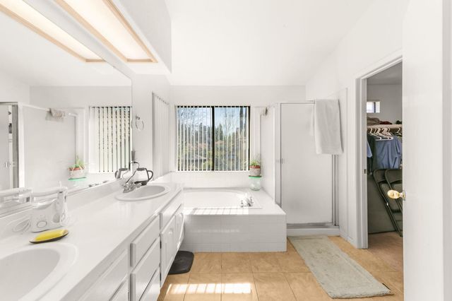 4950 Felicia Way, Elk Grove, CA 95758