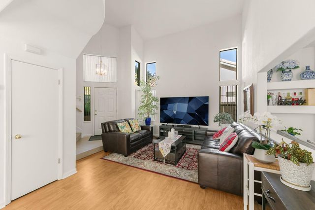 4950 Felicia Way, Elk Grove, CA 95758