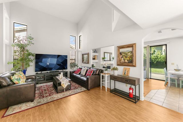 4950 Felicia Way, Elk Grove, CA 95758