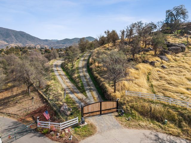32394 Pinto Drive, Springville, CA 93265