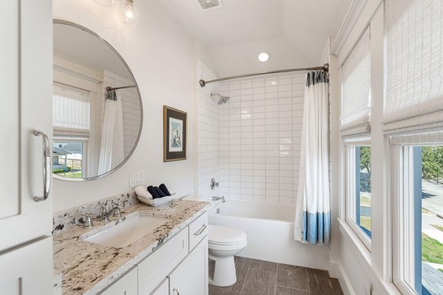 1215 Rutland Street, Houston, TX 77008