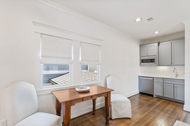 1215 Rutland Street, Houston, TX 77008