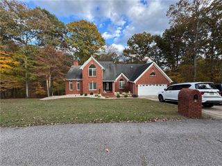 105 Darbywood Lane, Belpre, OH 45714