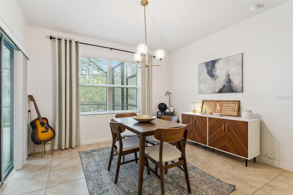 Image 11 of property listing at 303 LAZIO CIRCLE, Debary, FL 32713