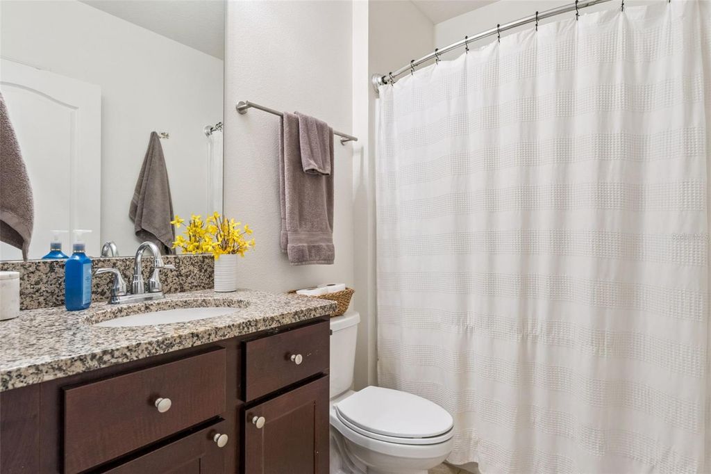 Image 19 of property listing at 303 LAZIO CIRCLE, Debary, FL 32713