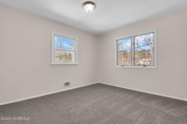 24 Cedar Hill Lane, Toms River, NJ 08755