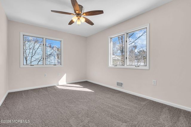 24 Cedar Hill Lane, Toms River, NJ 08755