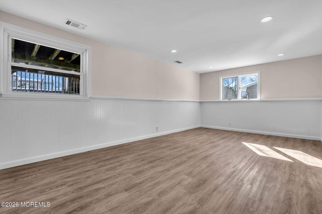 24 Cedar Hill Lane, Toms River, NJ 08755